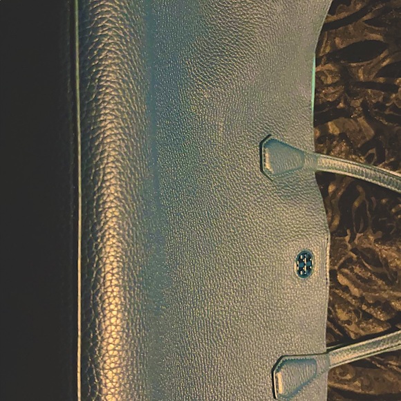 Tory Burch LG satchel Authentic w code
